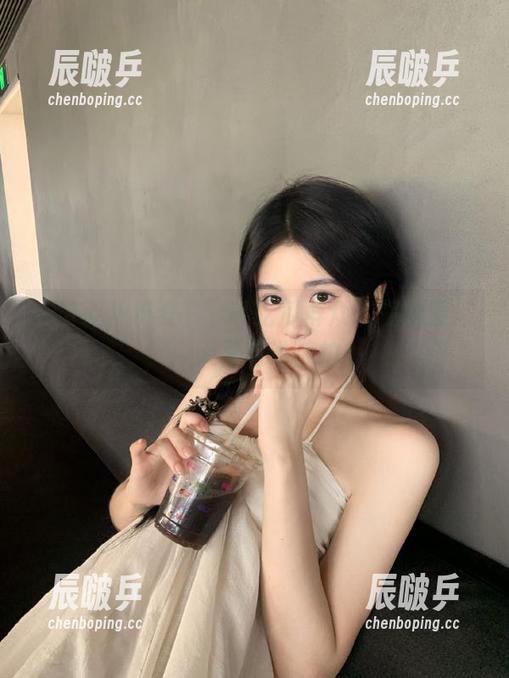 “51吃瓜群众”视频轰炸，今天又有谁被拍？