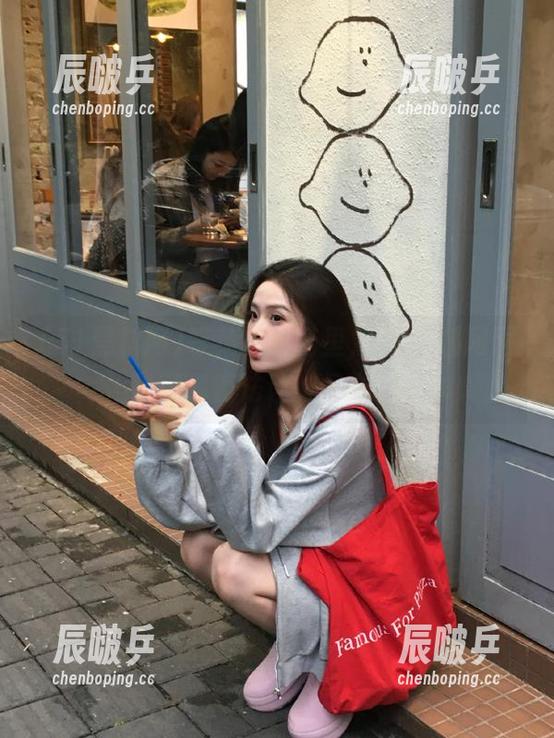 等菜的时间里，51黑料网网址就像魔法让时间飞过！