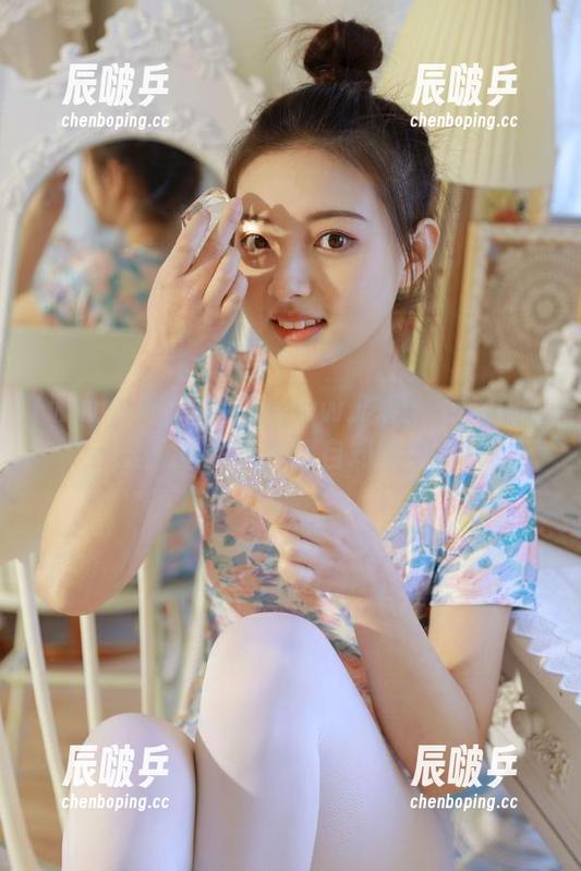 点击www.吃瓜：传送门另一边藏着多少冷暖自知的故事？