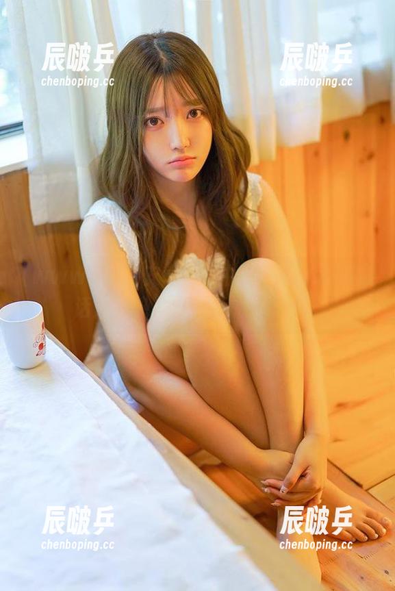安卓推送中“www.吃瓜”话题火热，鸡飞狗跳人人争。