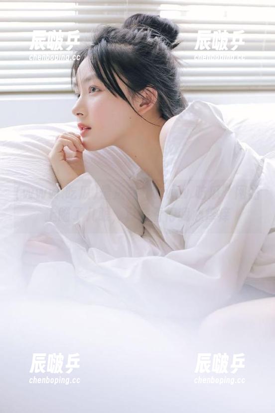 最近在“www.吃瓜”网站上瞄了几眼，真是看得我心痒痒