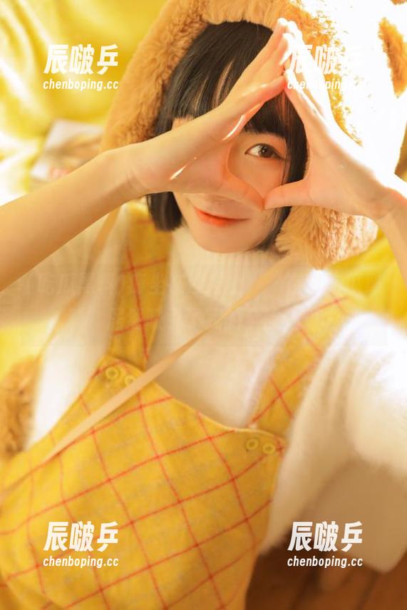瘫坐在沙发上，“在线吃瓜黑料”居然吸引了我的全部注意力