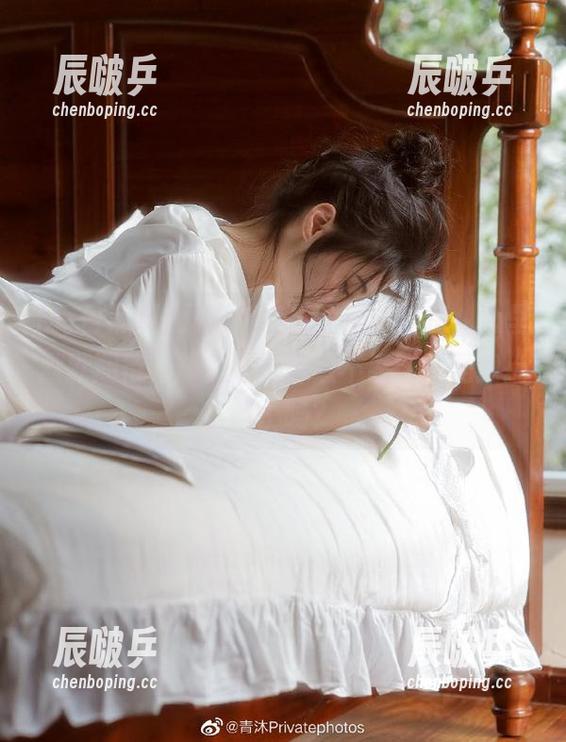 又来“每日黑料”链接，心里默默期待，却总感觉有点不靠谱，是我上瘾了吗？