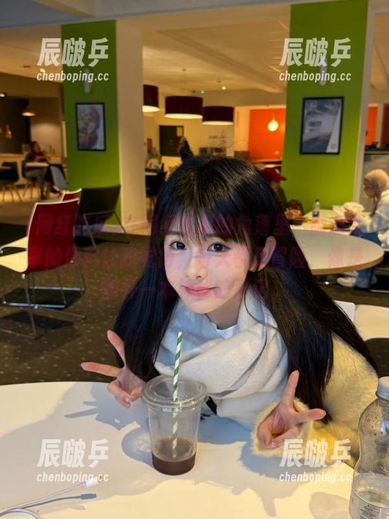 在网红吃瓜的角落里，随意分享的爆料让我觉得，每天都是冒险，像是翻开一本神秘的日记。