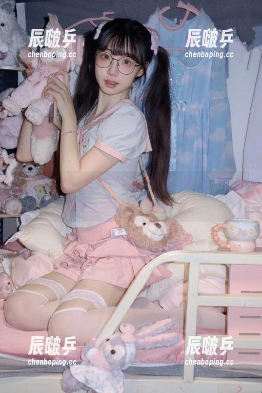 黑料在线首页，今晚只想边吃边看那些火辣辣的内幕。