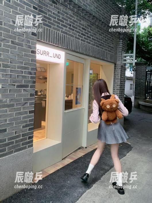 下载黑料社app，脑洞大开，八卦时刻随时掌握！