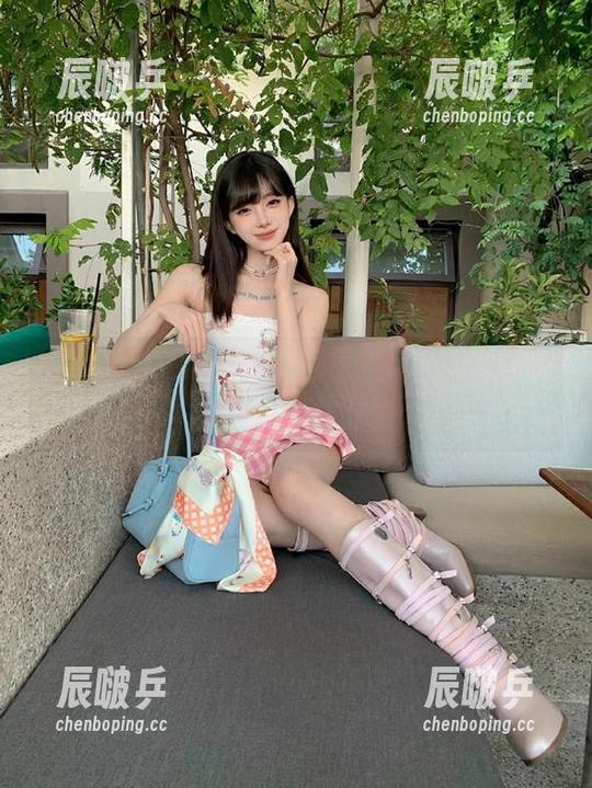 观看黑料社区入口，是真正的‘瓜神’在线对决！